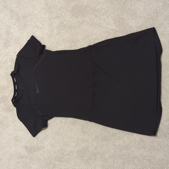 Athletic dress - Picture 1 of 2